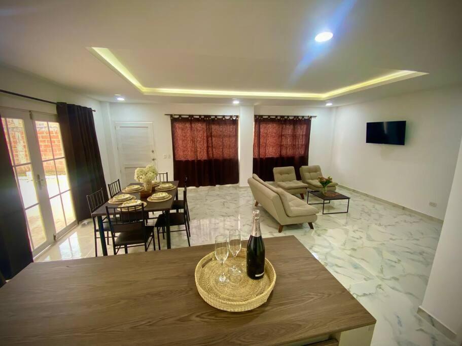 Comoda Y Linda Casa En Apartment Mompos